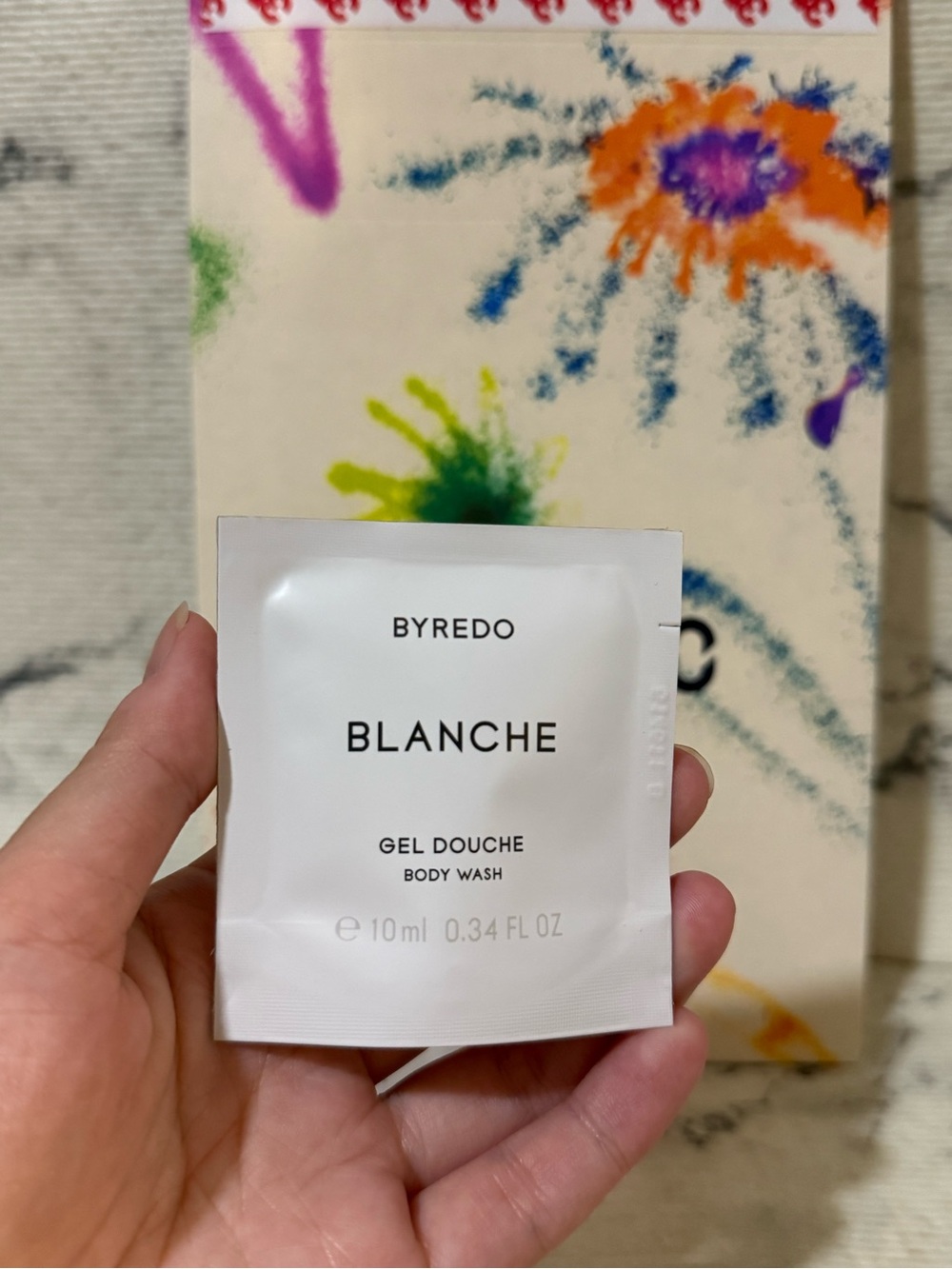 Byredo Sample Set w/ Colorful Gift Bag: Mojave Ghost Body Lotion & Blanche Wash - Picture 7 of 9